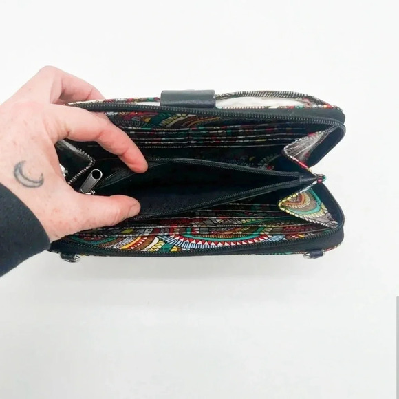 SAKROOTS Artist Circle Large Smartphone Crossbody, Rainbow Spirit Desert - Picture 6 of 8